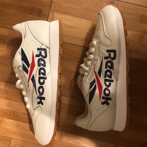 Reebok Retro Classic Leather Sneakers - M7.5 - Picture 2 of 5